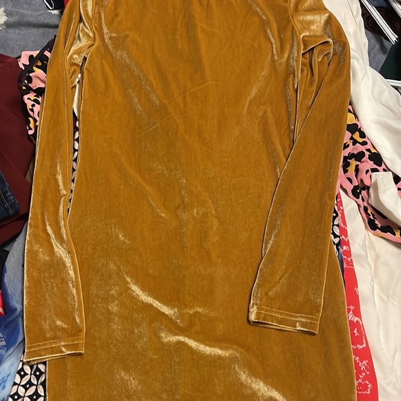 Dresss - Picture 14 of 16